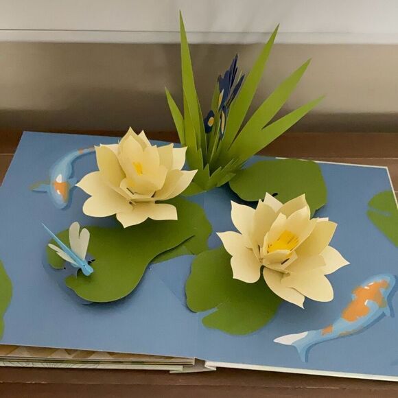 Paper Blossoms Coffee Table Pop Up Book - Picture 6 of 8